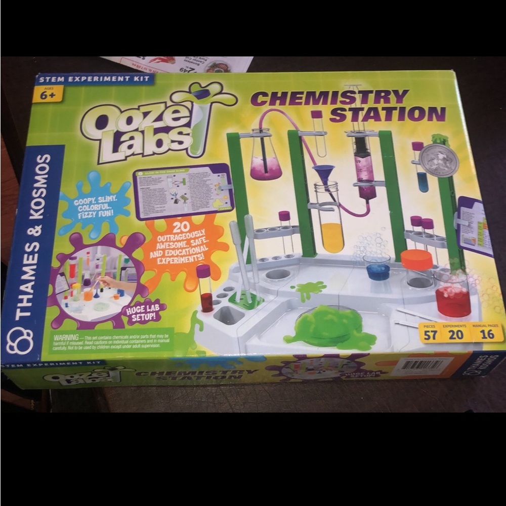 Thames & Kosmos Ooze Labs Chemistry Station